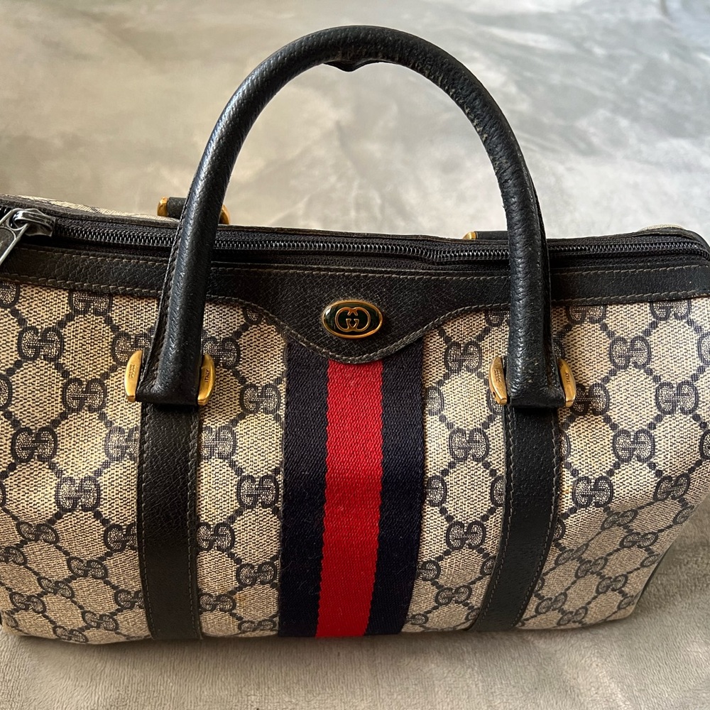 Vintage Gucci Bags - Picture 5 of 16